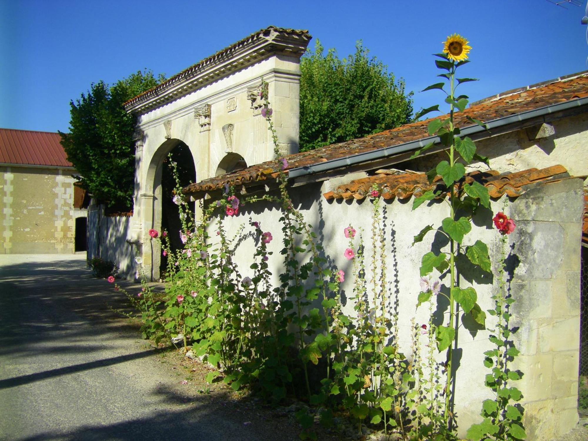 Chambre d'Hôtes Clos des Pierres Blanches Brie-sous-Archiac Exterior foto