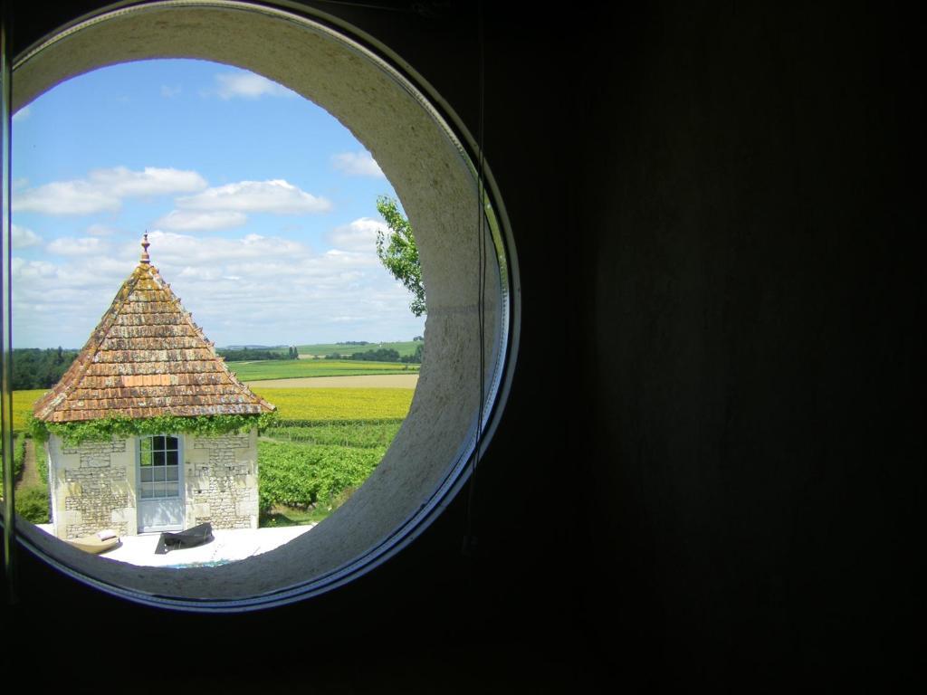 Chambre d'Hôtes Clos des Pierres Blanches Brie-sous-Archiac Quarto foto