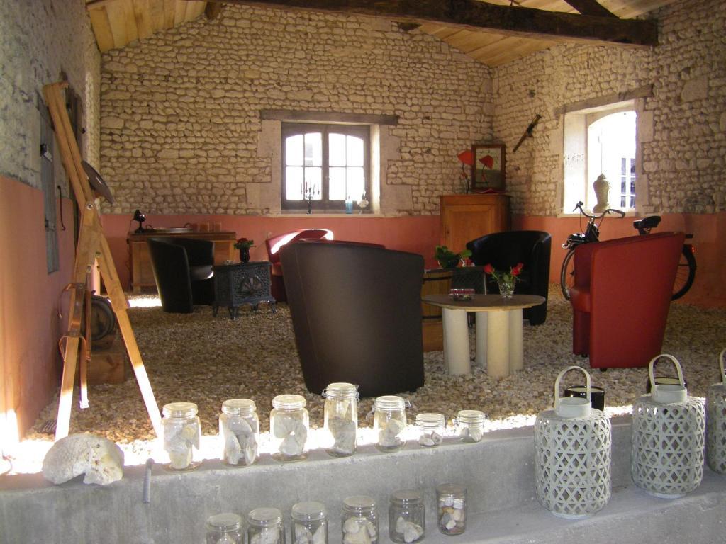 Chambre d'Hôtes Clos des Pierres Blanches Brie-sous-Archiac Exterior foto